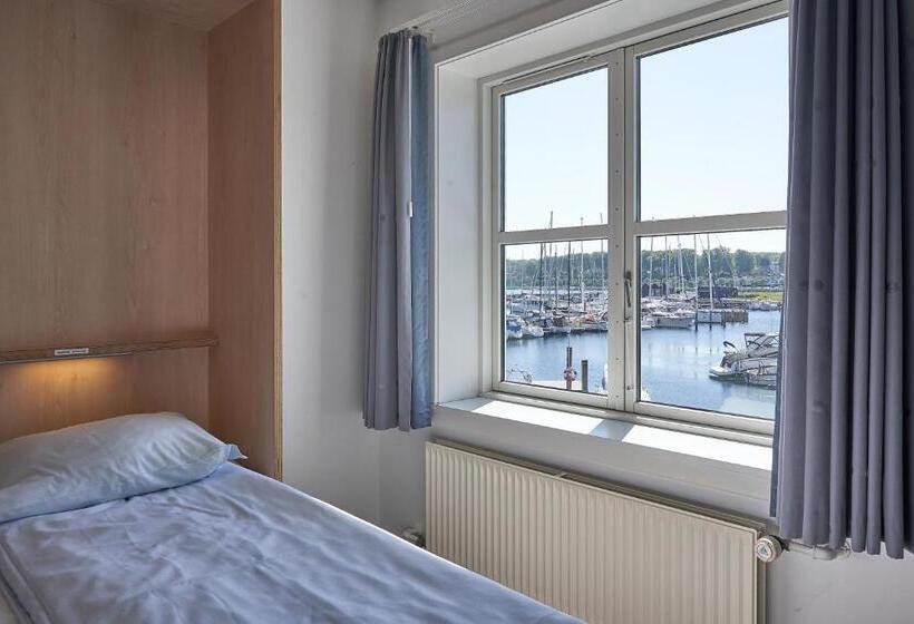 标准三人间, Bb Hotel Aarhus Havnehotellet