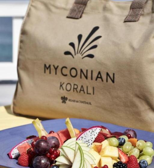 Люкс с гидромассажем, Myconian Korali Relais & Chateaux