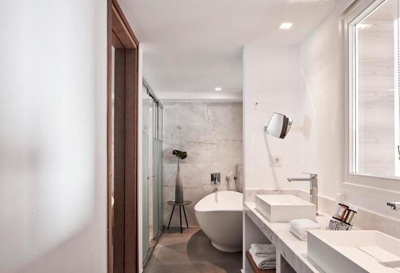 Полулюкс Премиум, Myconian Korali Relais & Chateaux