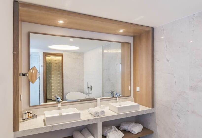 Полулюкс, Myconian Korali Relais & Chateaux