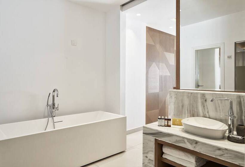 Полулюкс, Myconian Korali Relais & Chateaux