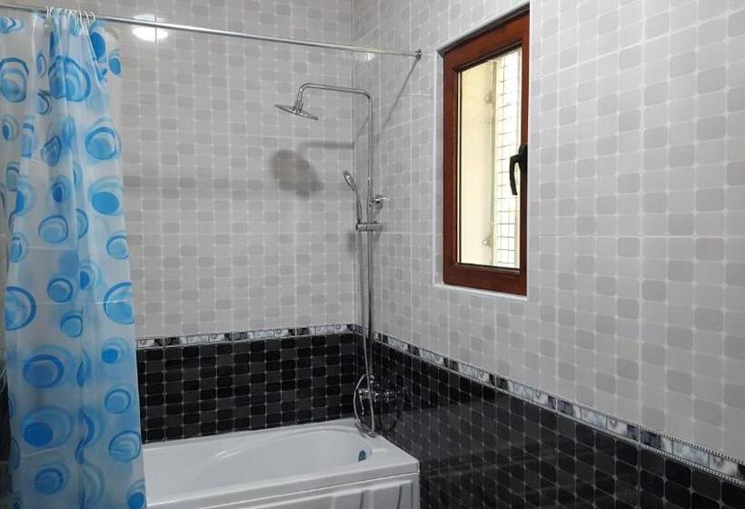 اتاق استاندارد, White City Inn