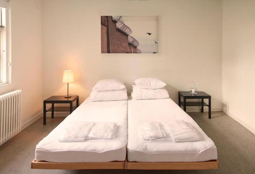 Номер Стандарт, Sleepin Fængslet