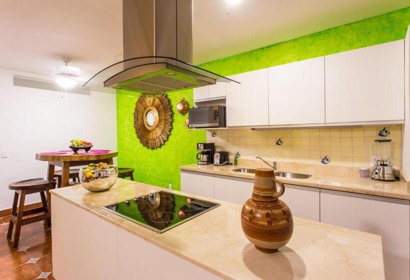 マスタースイートルーム, Casa Lotería  Pueblito Sayulita  Colorful, Family And Relax Experience With Private Parking And Pool