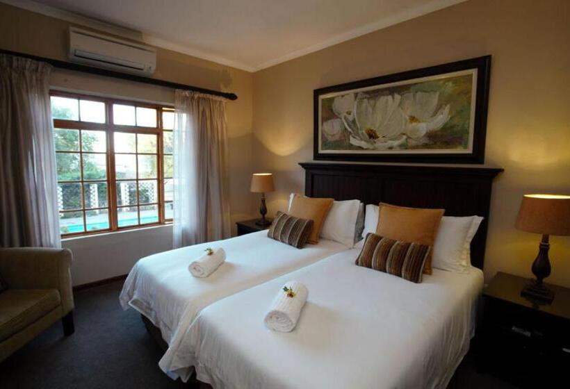 Семейный Номер Совместный Санузел, Celtis Country Lodge & Restaurant