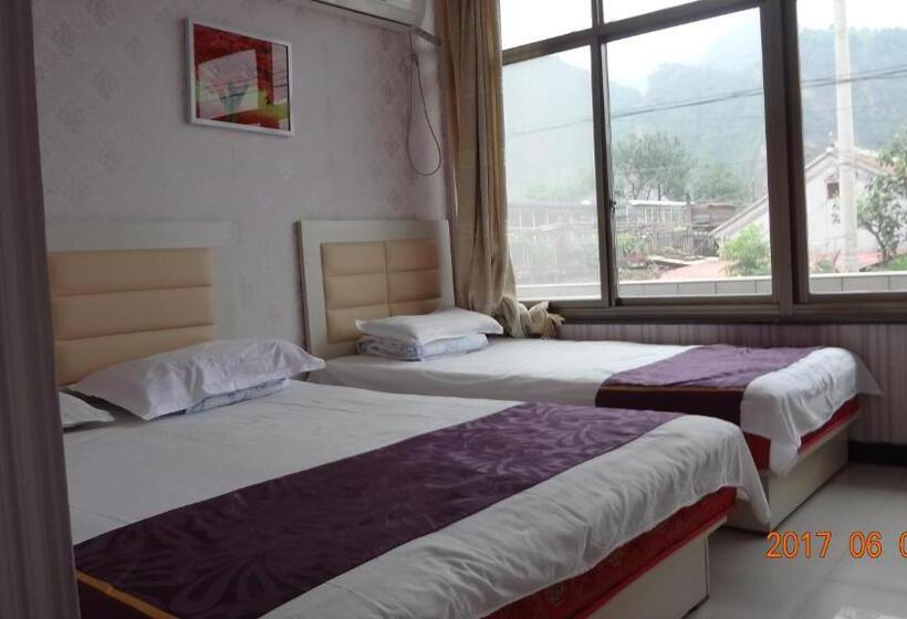 اتاق استاندارد سه نفره, Huangyaguan Great Wall Li Bo Home