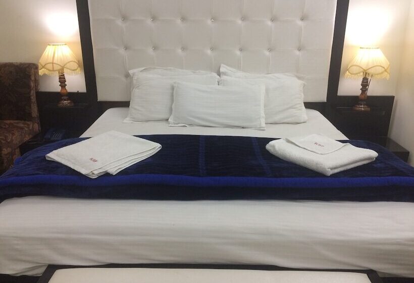 Номер Deluxe, Platinum Plaza