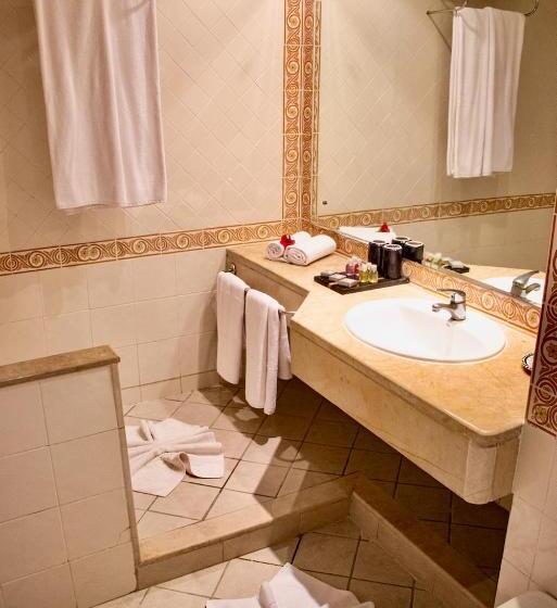 Chambre Quadruple Deluxe, Cap Bon Kelibia Beach Hotel & Spa