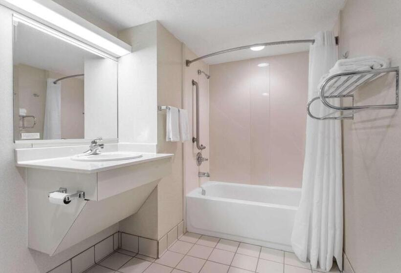 Номер Стандарт 2 Двуспальные Кровати, Quality Inn Near Speedway