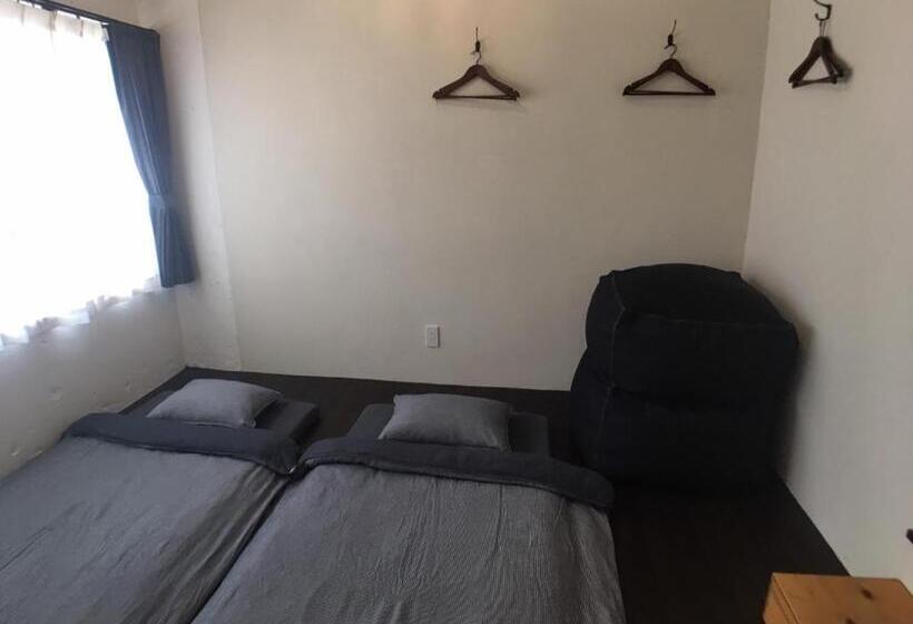 اتاق استاندارد سه نفره, Guest House Golden Mile Hostel