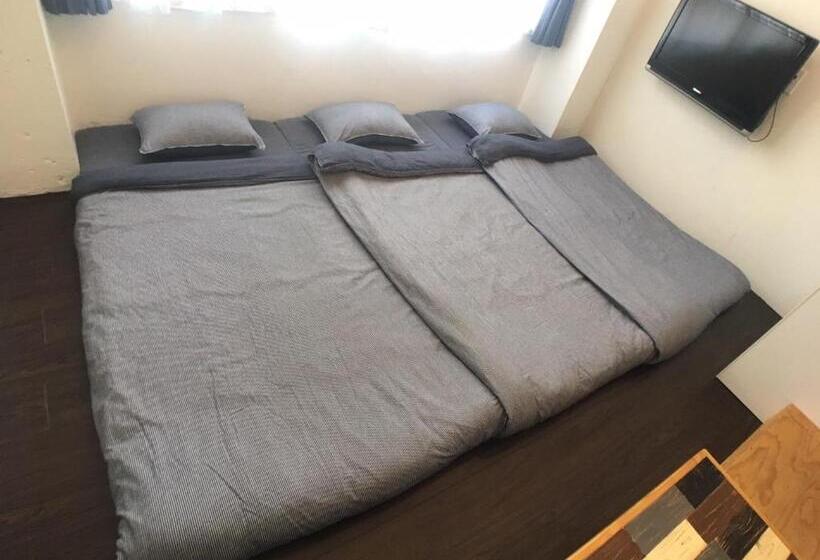 اتاق استاندارد سه نفره, Guest House Golden Mile Hostel
