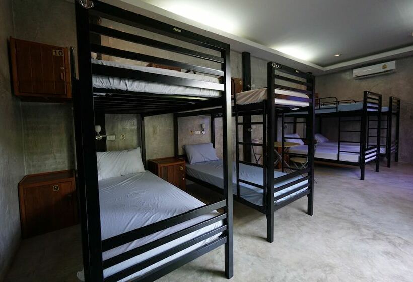 سرير فى غرفة مشتركه, Pk Hostel