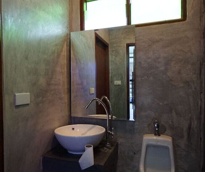 سرير فى غرفة مشتركه, Pk Hostel