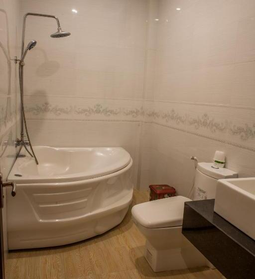 سوئیت با تخت بزرگ, Trieu Khang Hotel Gần Sân Bay Cam Ranh Near Cam Ranh Airport