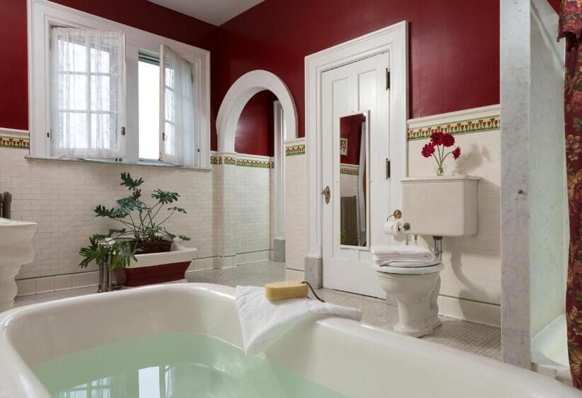 스위트 킹사이즈 침대, Mercersburg Inn