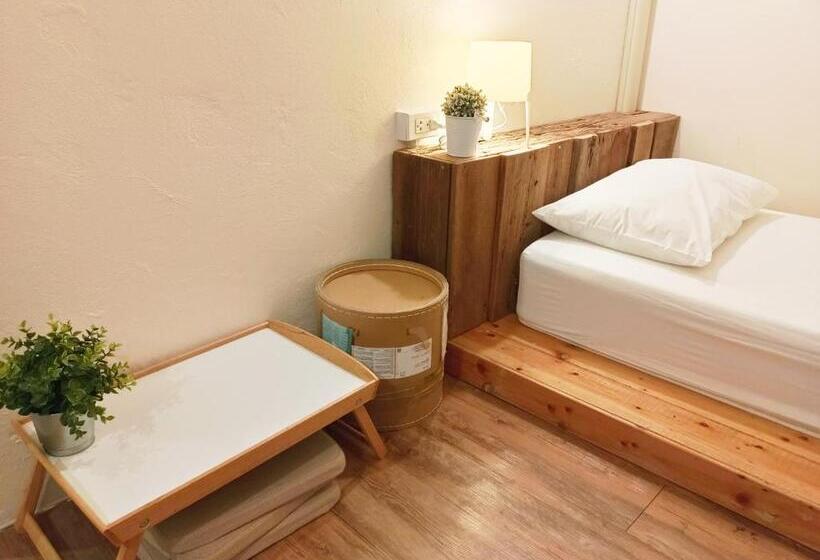 Номер Стандарт Трехместный, Sattahiptale Boutique Guesthouse & Hostel