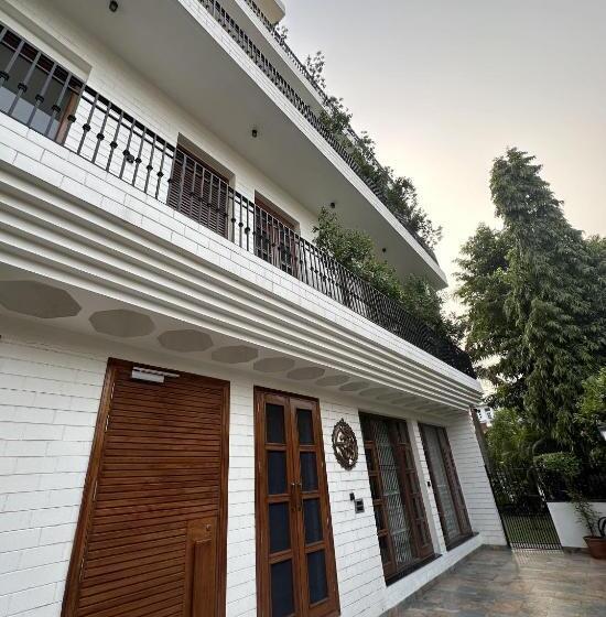 Номер Deluxe, Bhagya Homestay Luxury Room  Mohali S Best