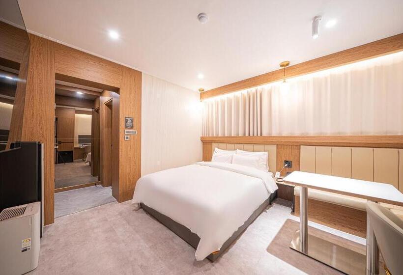 Номер Deluxe Кровать Кинг, Sangju Brown Dot Hotel Sangju Branch