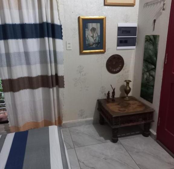 اتاق استاندارد با سرویس بهداشتی مشترک, La Petite Maison De Diana