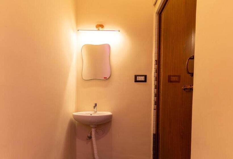 اتاق لوکس, Auro Beach Resort