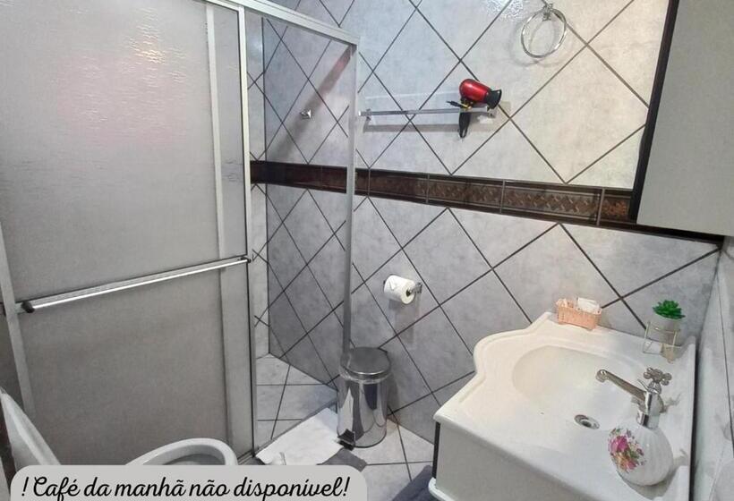 Номер Стандарт, Hospedagem Alternativa Família Martins
