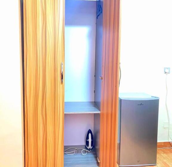 استودیوی سوپریور, Box Residence