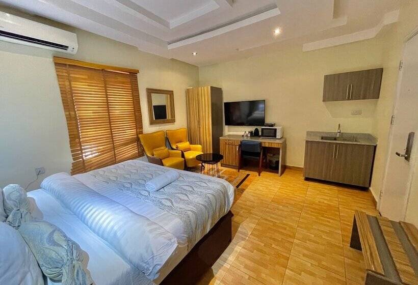 استودیوی سوپریور, Box Residence