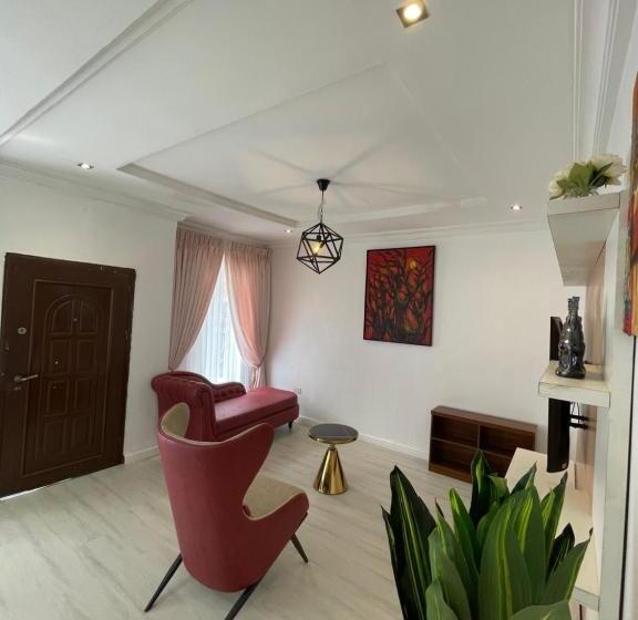 آپارتمان 2 خوابه, Box Residence