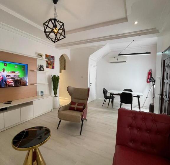 آپارتمان 2 خوابه, Box Residence