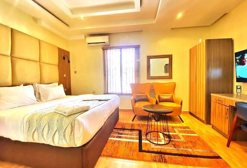 استودیوی سوپریور, Box Residence