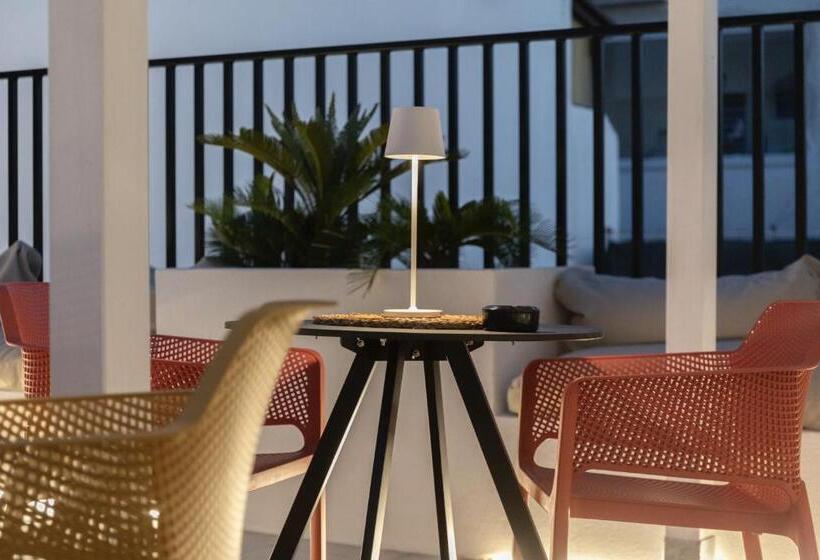 اتاق لوکس خانوادگی, Harmonies Bnb