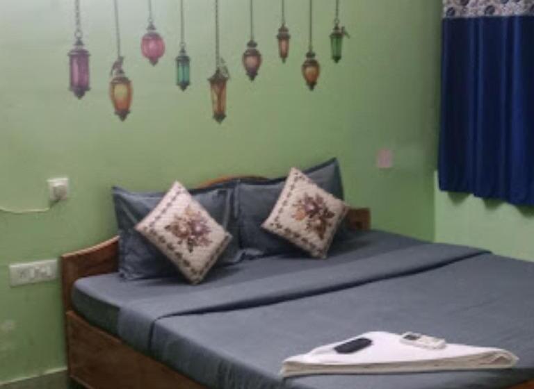 디럭스 룸, Mayurika Inn Bhubaneswar
