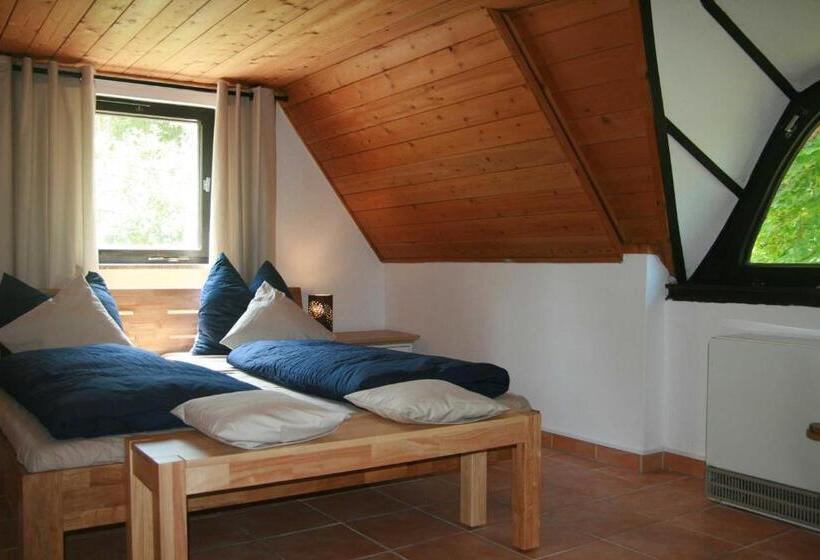 Дом 2 Спальни, Reetdach Ferienhaus Nahe Ostseebad Kühlungsborn