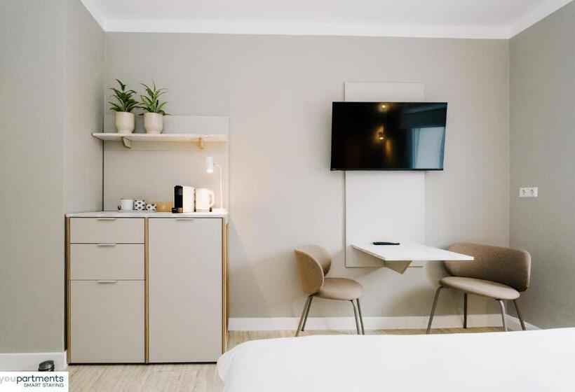 带大床的标准工作室, Youpartments   Zentrale Micro Apartments