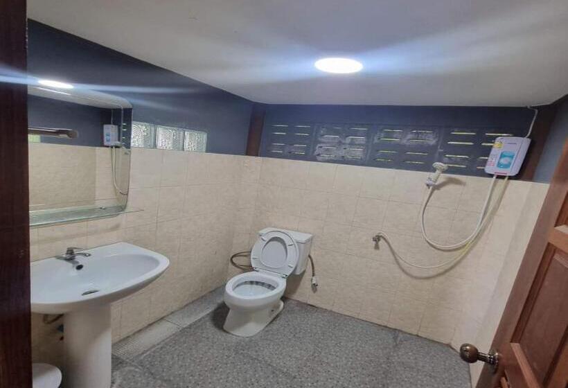 디럭스 룸, Metathsana Resort