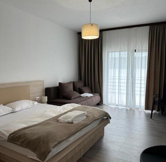 스탠다드 트리플 룸, Pensiunea Casa Viselor