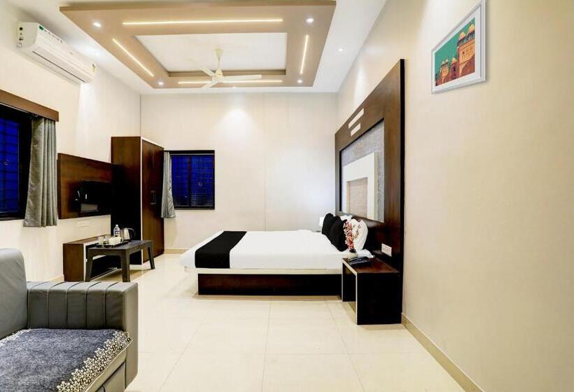 Трехместный Номер Классика, O Yuvraj Hotel Barshi