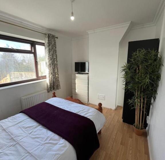 Номер Стандарт, Superb Guest House Close To London 02