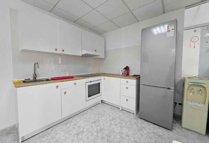 تختخواب در اتاق مشترک, Corralejo Coliving By Amazzzing Travel