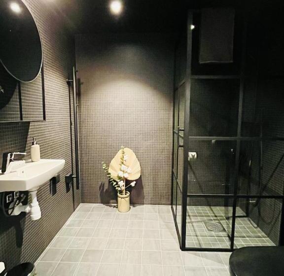 标准间, Brukshotellet