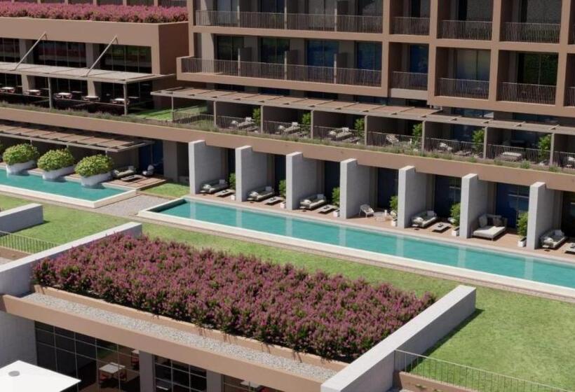 اتاق استاندارد با چشم‌انداز استخر, Lusso Sorgun
