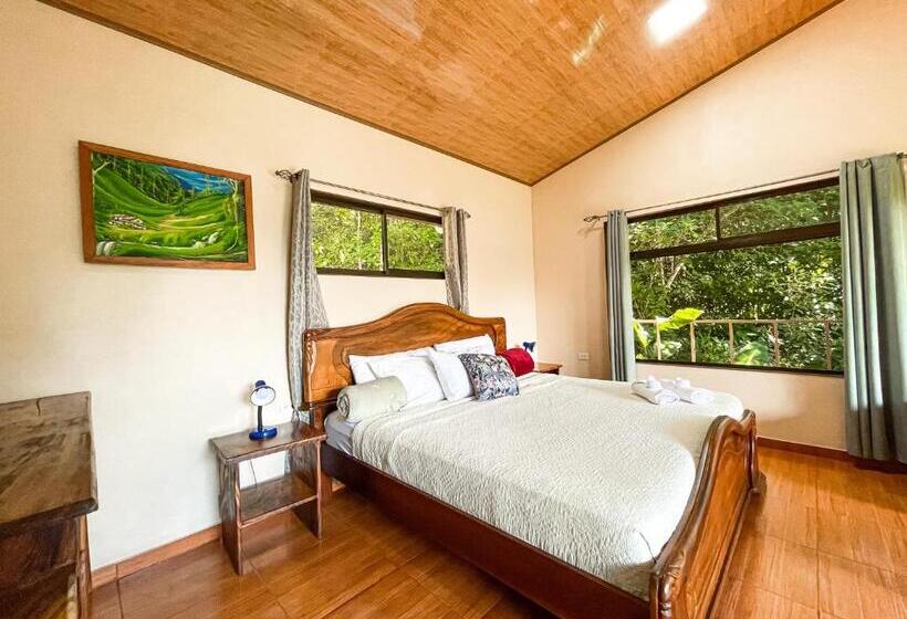 سوئیت با بالکن, La Casa De La Montaña