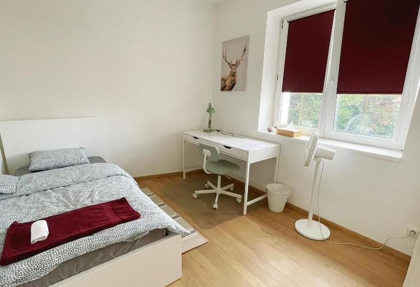 Quarto Estandar Individual, Biomade