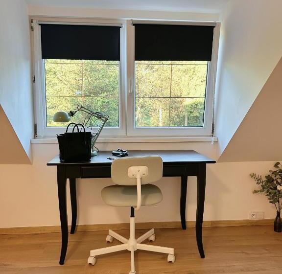 Quarto Estandar, Biomade