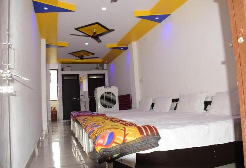 Семейный Номер, Gurudham Guest House