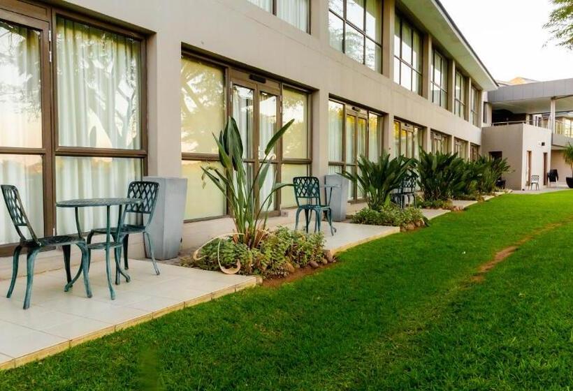 اتاق استاندارد با تخت بزرگ, Phakalane Golf Estate Hotel & Convention Centre