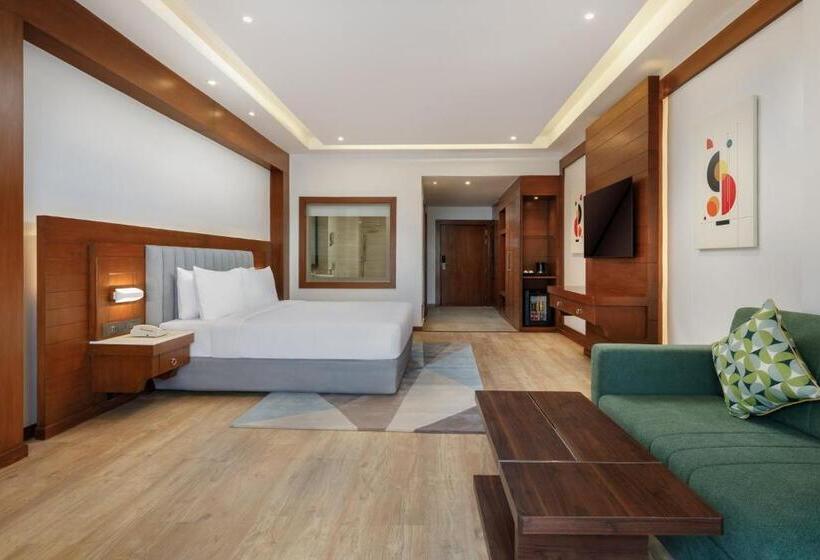سوییت با چشم‌انداز کوه, Holiday Inn Resort Kathmandu Budhanilkantha, An Ihg