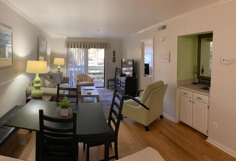 Апартаменты 1 Спальня Нижний Этаж, Beautiful Hilton Head Condo, Steps From Ocean, 1st Floor, 2bd / 2ba, And More!