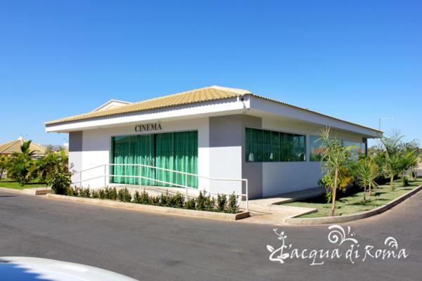 شقة غرفة واحدة, Lacqua Diroma Ii