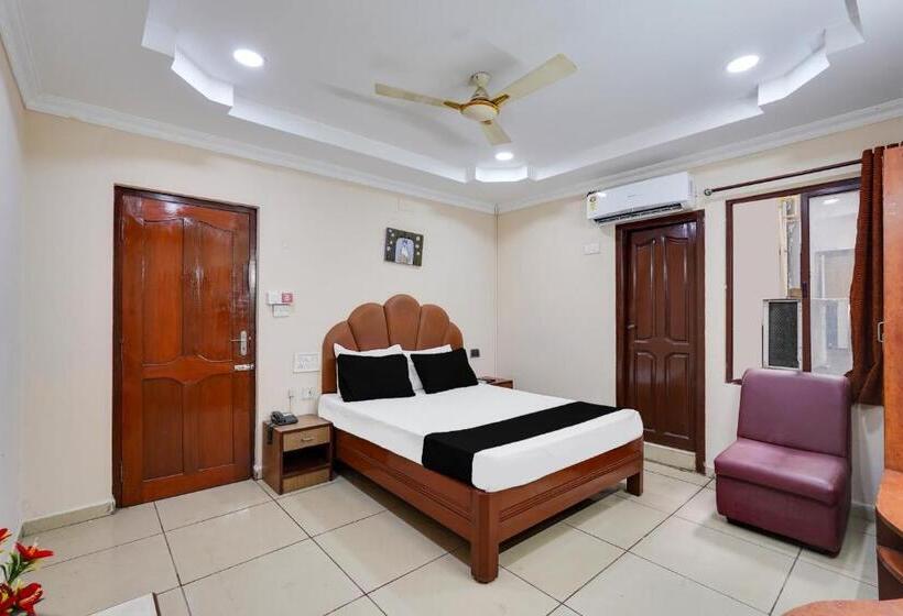 Номер Стандарт, Super Hotel O Park Town Near Nehru Stadium